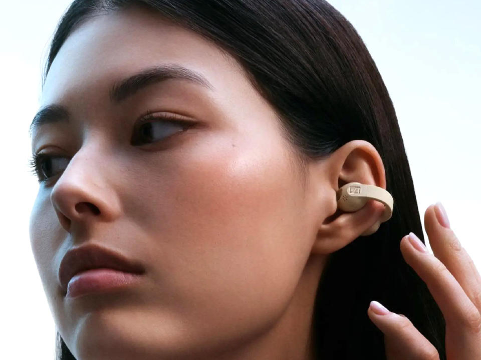 Sennheiser ra mắt mẫu tai nghe clip-on đầu tiên: Driver 12mm, hỗ trợ LDAC & pin 36 giờ